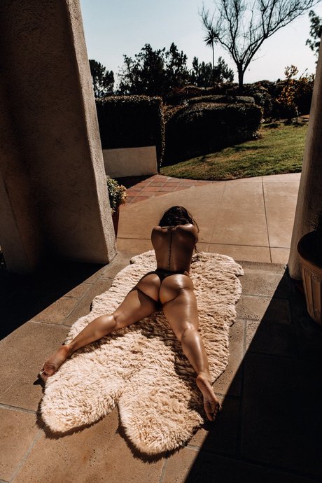 Litza Yanez model archive