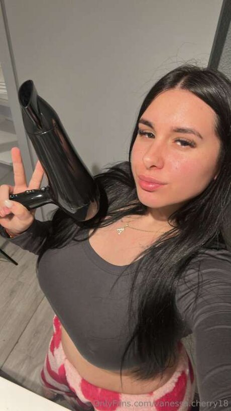 Vanessa Cherry18 model picture