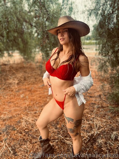 Savannahryanxo top model image