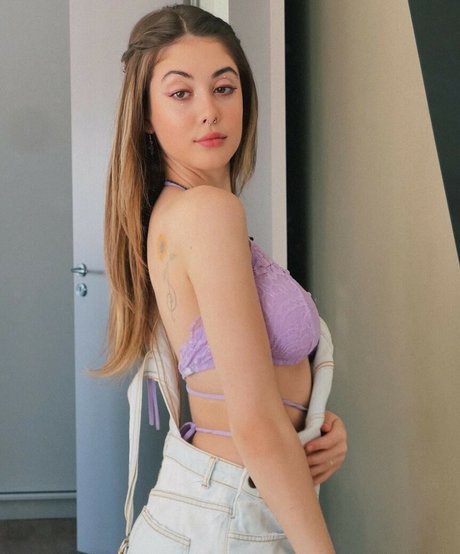 Ananda Morais naked pornstar image