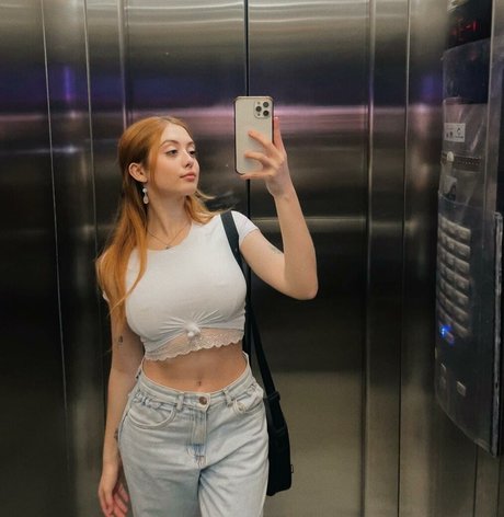 Ananda Morais pornstar adult img