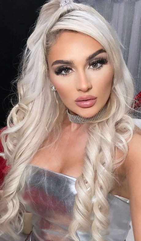 Tiffany Stratton naked pornstar image