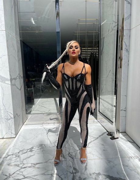 Tiffany Stratton pretty model images