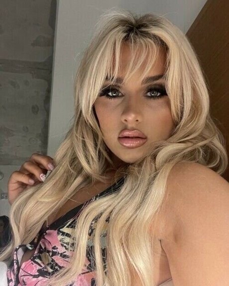 Tiffany Stratton high quality star pics