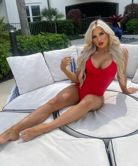 Tiffany Stratton nudes model image