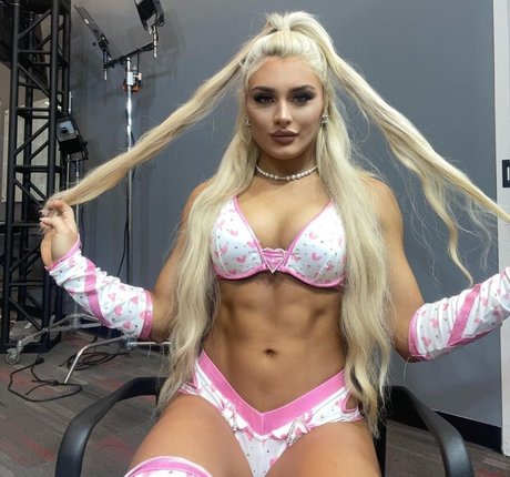 Tiffany Stratton star best pic