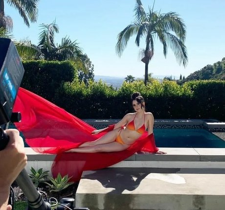 Laura Marano star naked img