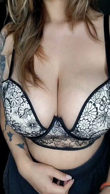 ebony solo onlyfans hot pictures