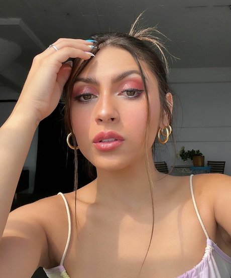 Alondra Delgado pornstar perfect image