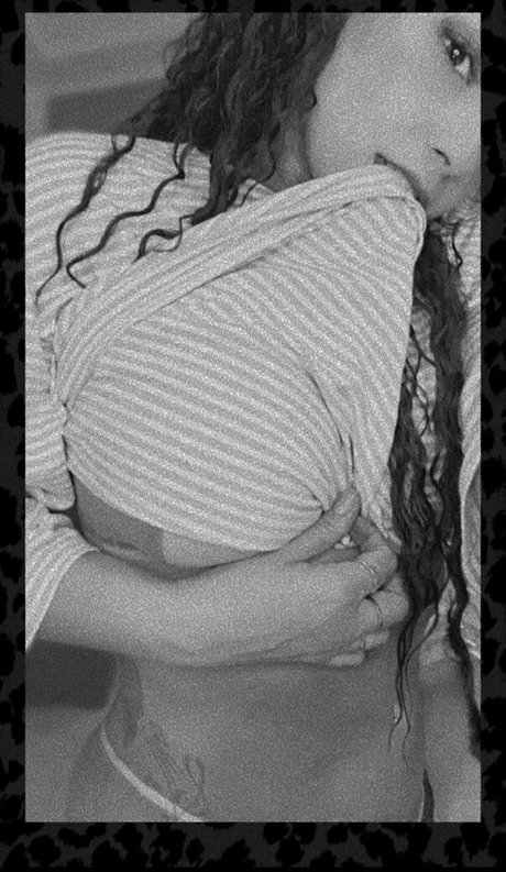 Amanda Miury art model archive