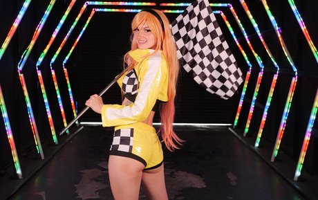 Busy B ASMR model img