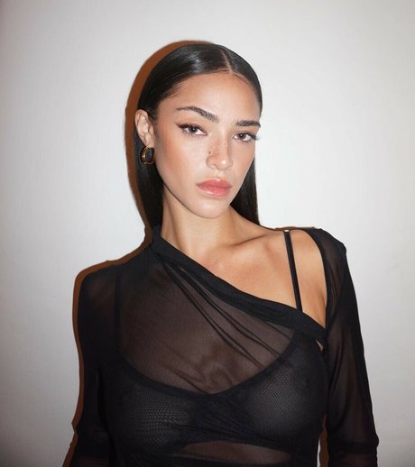 Luna Blaise pornstar art photo