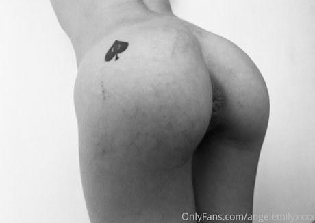 angelemilyxxxx star porn photo