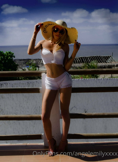 angelemilyxxxx actress images