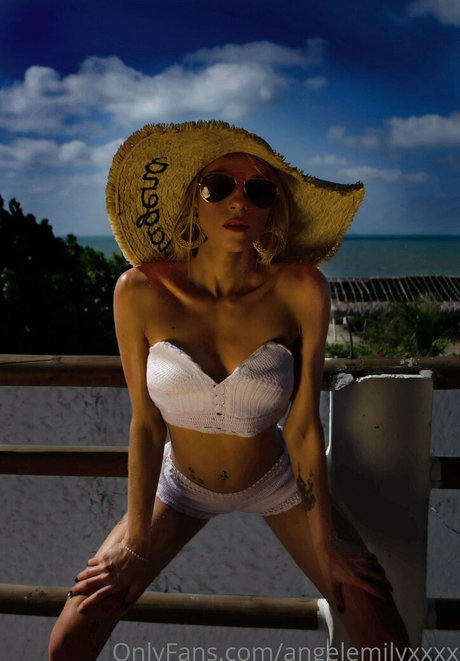 angelemilyxxxx pornstar free image