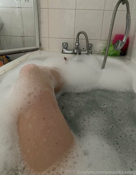 annieecharlottefree model nude archive