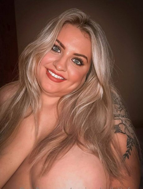 annieecharlottefree beautiful pornstar image