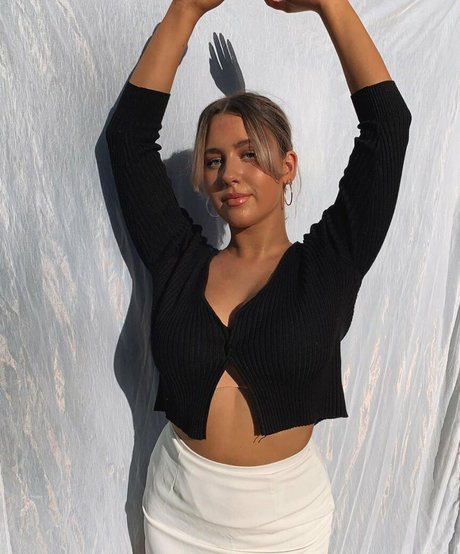 Tahlia A erotic star image