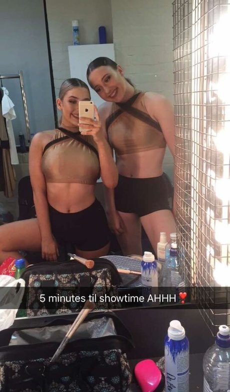 Tahlia A nude model galleries