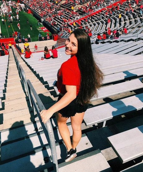 Julia Olivia thumbnail