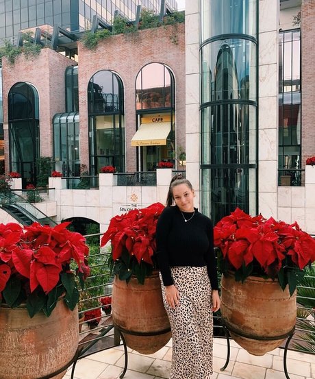 Alanna Pow model art photos