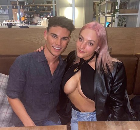 Alanna Pow pornstar hd pics