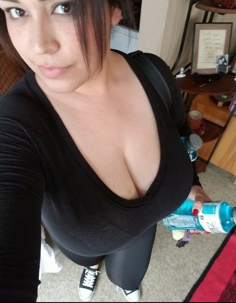 E Casey star sexy pic