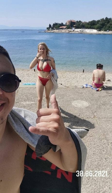 suzizvonar nudes model picture