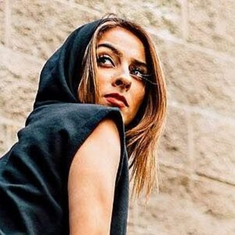 Simmisingh pornographic model images