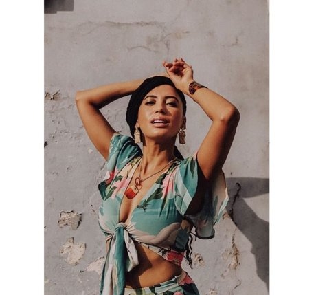 Andy Allo model top pictures