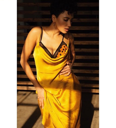 Andy Allo model perfect img