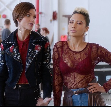 Andy Allo naked model picture