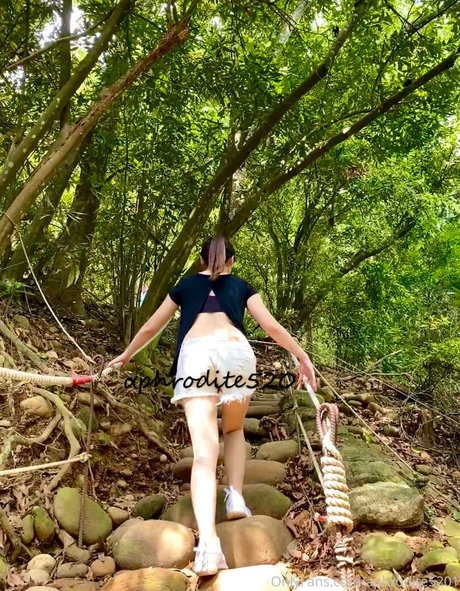 Aphrodite5201 art model pictures