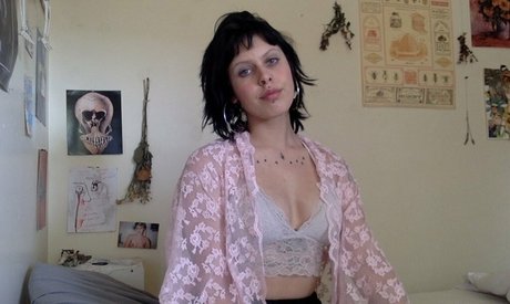 wormsinmyclownsuit star erotic gallery