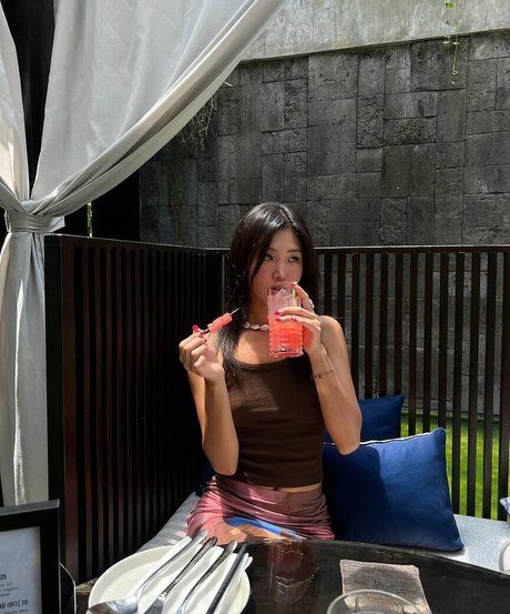 Dadacafe star nude photos