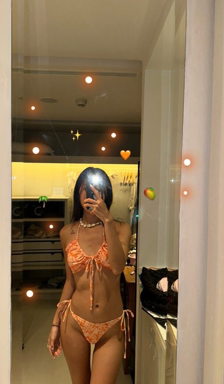 Dadacafe pornographic model image