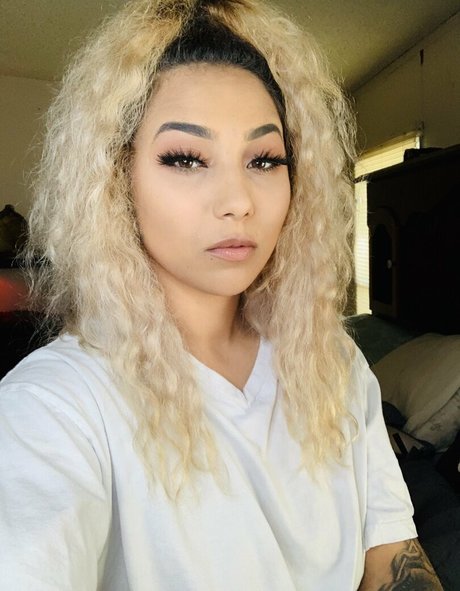 nadia bynature pretty model pic