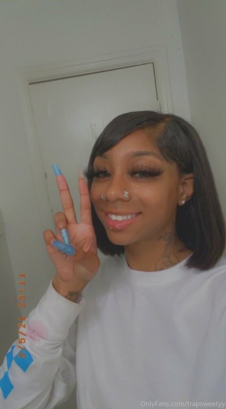 trapsweetyy porn actress images