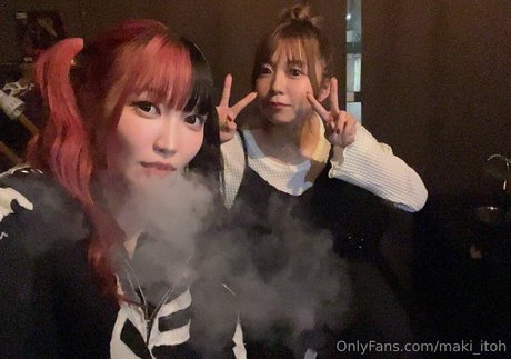 hooters onlyfans erotic photo