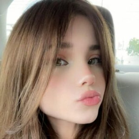 emmyuh erotic model picture