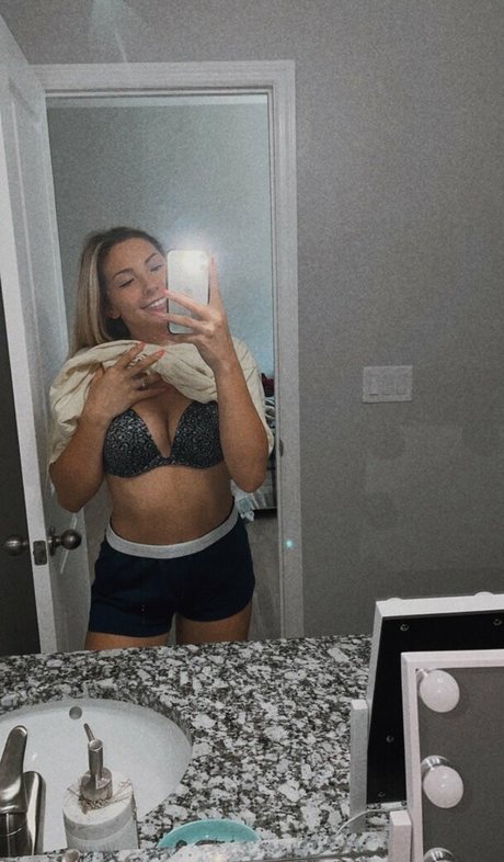 Truckgirlashley sexy star galleries