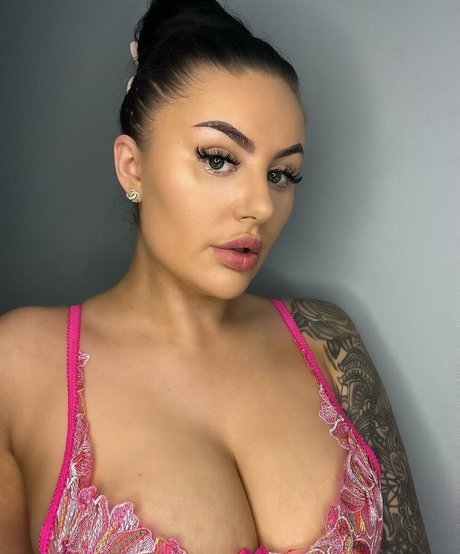 Beckie Holloway erotic pornstar photos