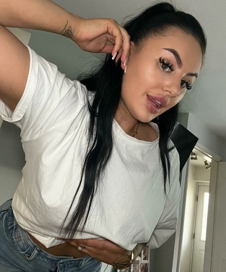 Beckie Holloway model sexy images