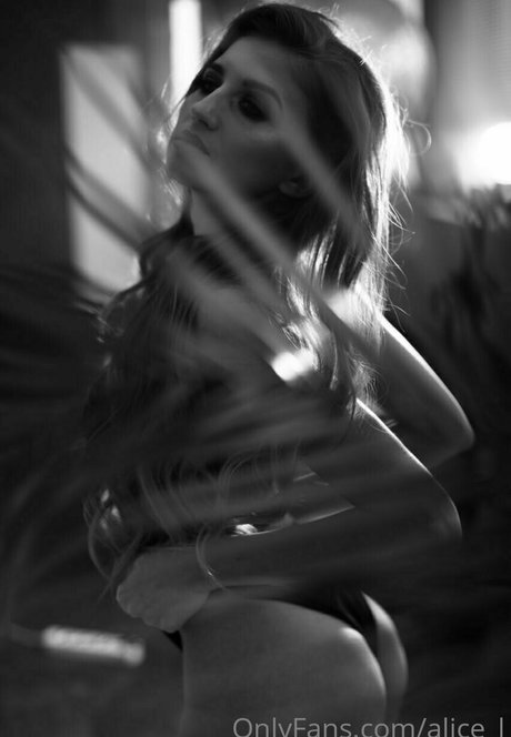 alice l sex model photo