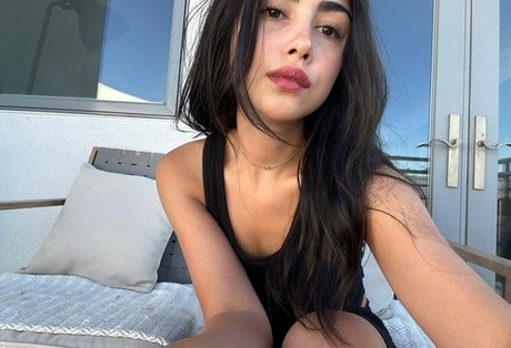 Alexa Mansour model naked pics