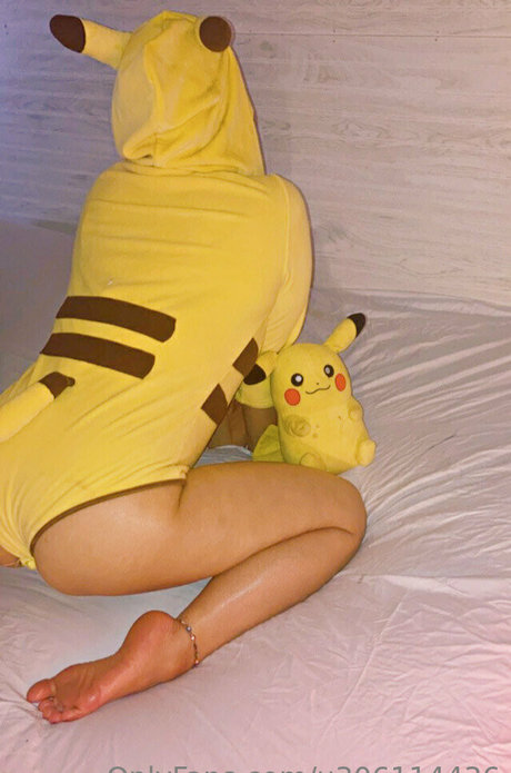 lilpikaachu sexy model pics