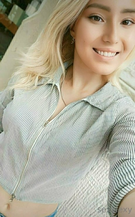 blondiesasha model nice img