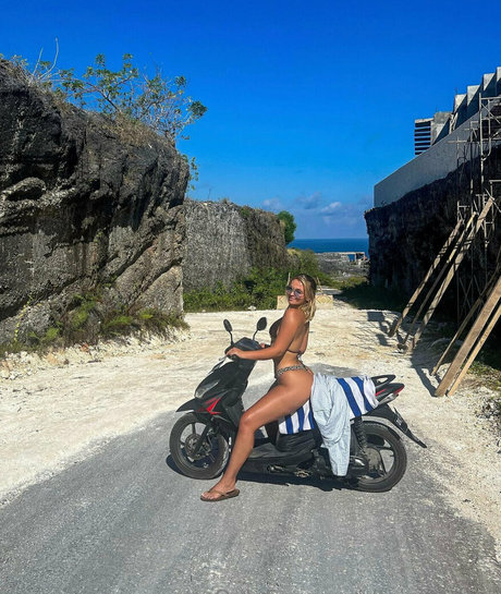 ariastormx nude pornstar archive