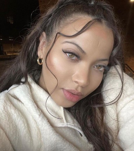 Xxginaa_ model high quality pics