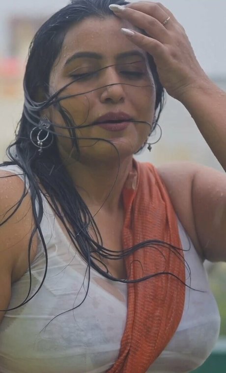 The doe eyed gurl free model image